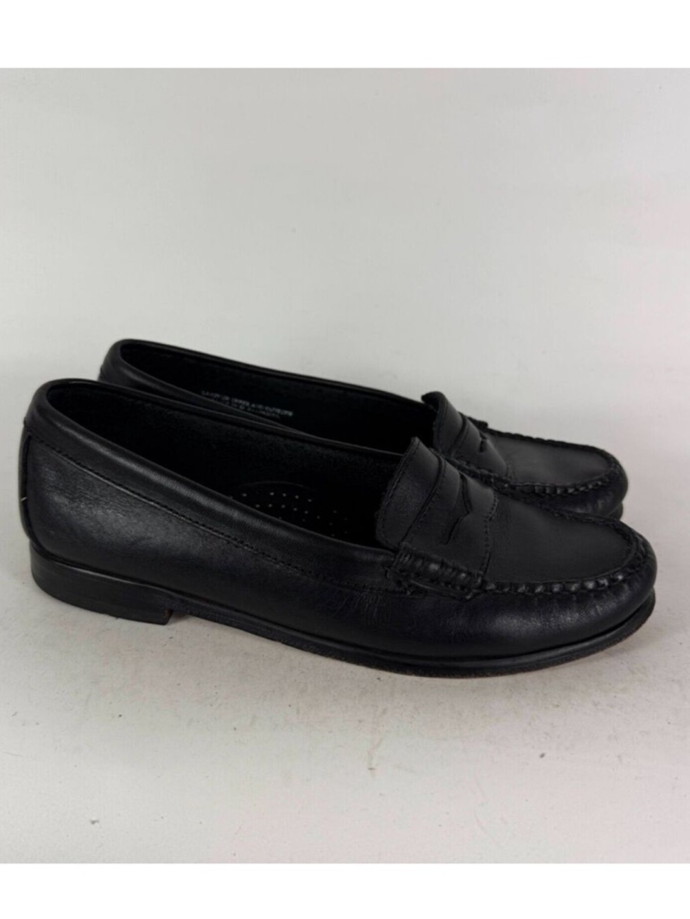 Weejuns G.H. Bass & Co. Loafers Women's Size 7 Black Leather Slip-On Almond Toe